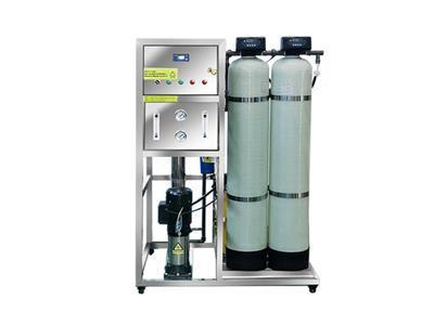 如何選擇反滲透凈水設(shè)備？一份全面的產(chǎn)品推薦與選購(gòu)指南